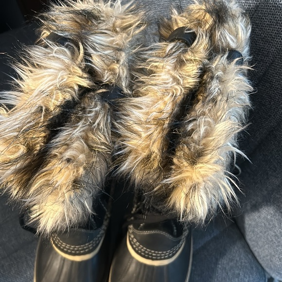 Sorrel women’s boots - Picture 2 of 5